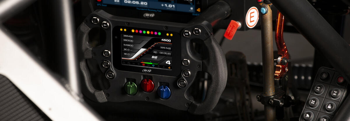 Steering Wheels with Integrated Dash